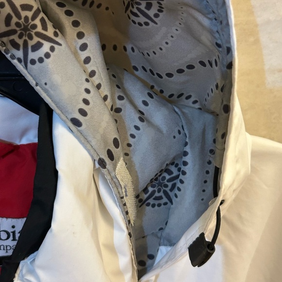 3 In 1 Columbia Red and White Hooded Jacket - Picture 13 of 16